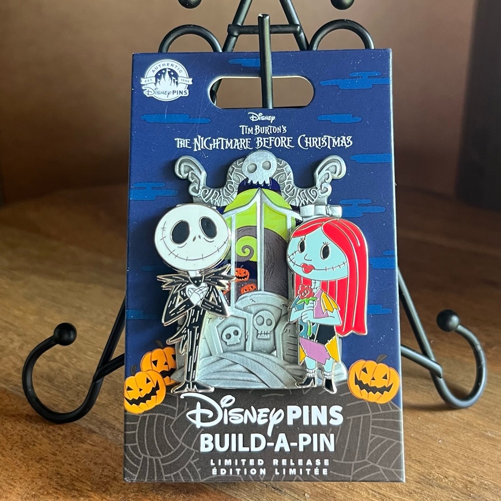 Nightmare Before Christmas build a pin